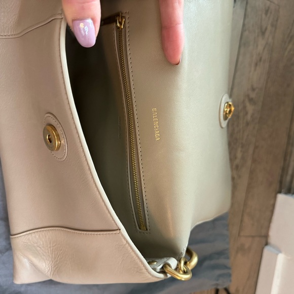 Balanciaga small downtown shoulder bag taupe - Picture 8 of 9